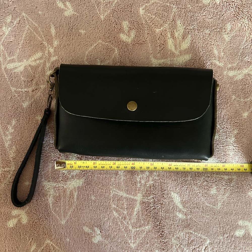 Chic Black Leather Wristlet Clutch - Picture 6 of 6